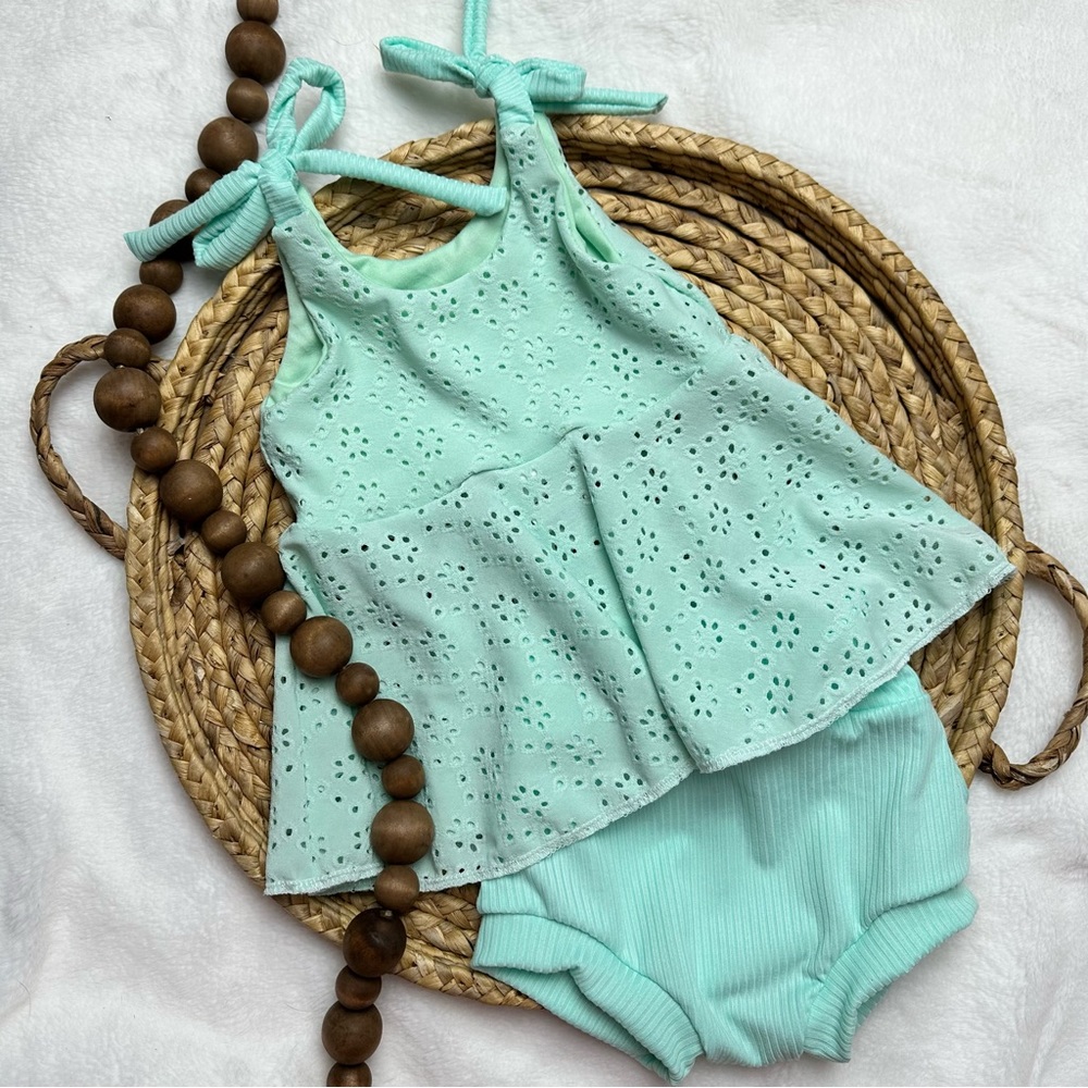 Handmade Eyelet Set